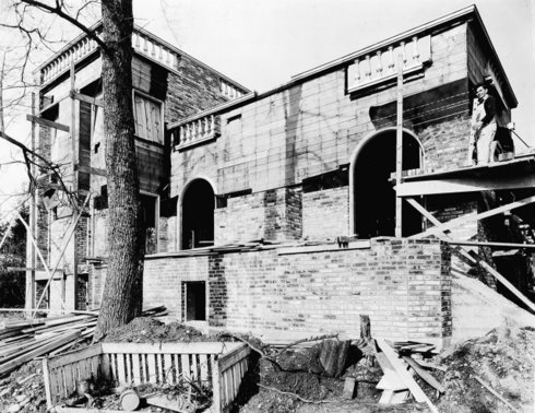 Dr. Cecil L.Tenny’s home under construction in the 1900 block of Magnolia Boulevard West in the early 1930s. Photo by Webster & Stevens. Courtesy of Julie Lent Sanders.